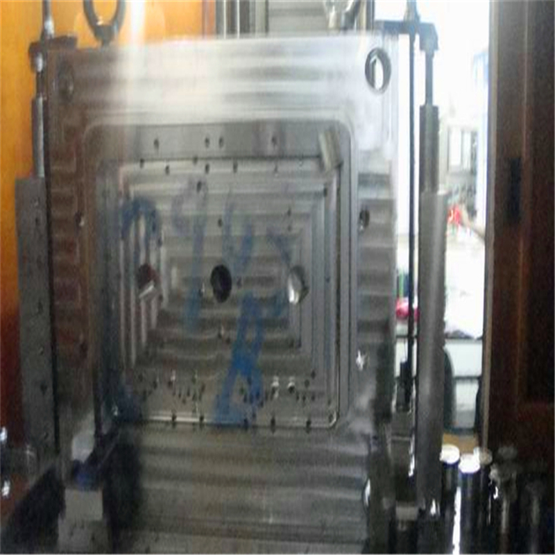 實體工廠提供上海模胚運水頂針加工 深孔加工 模具鋼專業(yè)打深孔